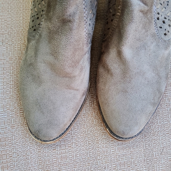 Steve Madden Tan Brown Faux Suede Booties - Picture 6 of 9
